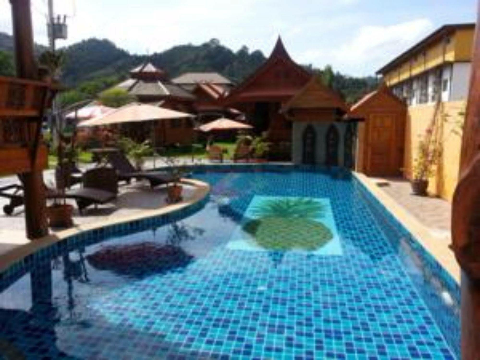 Golden Teak Resort Baan Sapparot Kamala Beach Exteriör bild